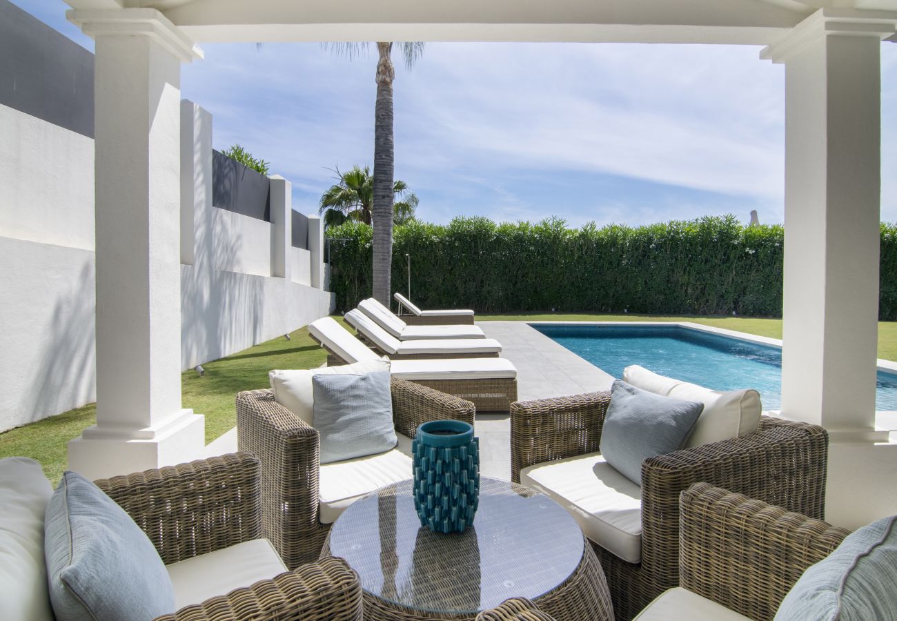 Villa in Neu-Andalusien - RV33829 Las Cascadas del Golf