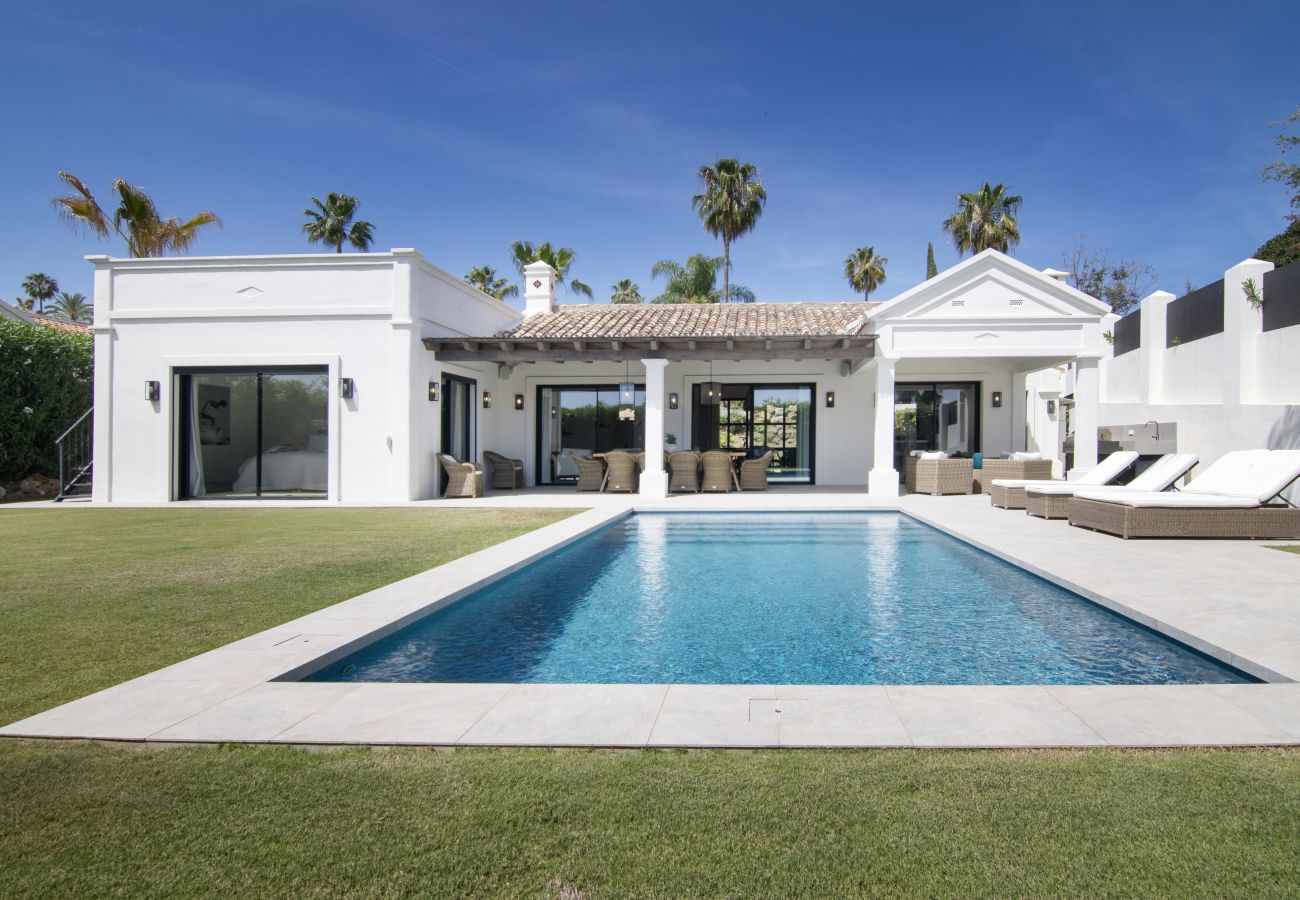 Villa in Neu-Andalusien - RV33829 Las Cascadas del Golf