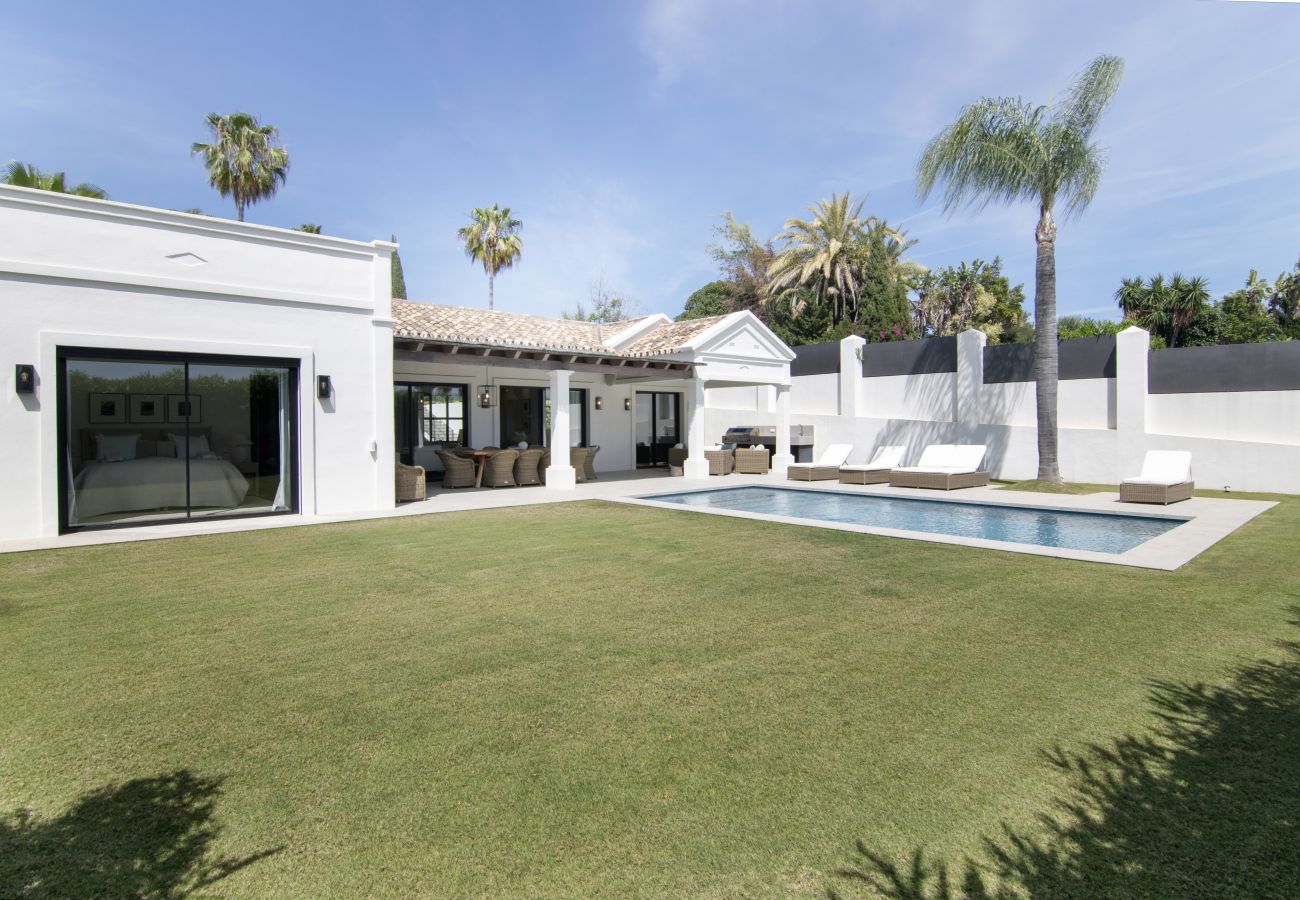 Villa in Neu-Andalusien - RV33829 Las Cascadas del Golf