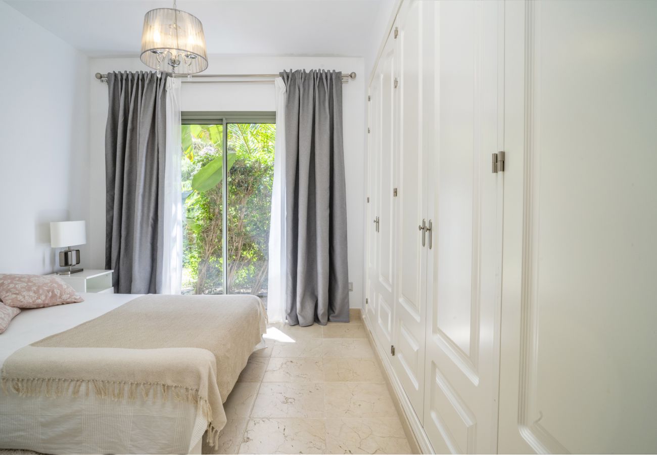 Ferienwohnung in Estepona - RA23896 Benatalaya