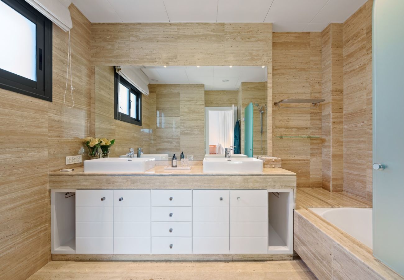 Villa in Neu-Andalusien - RV42803 Nueva Andalucia