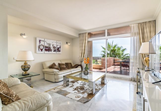 Apartamento en Nueva andalucia - RA2031 Magna Marbella