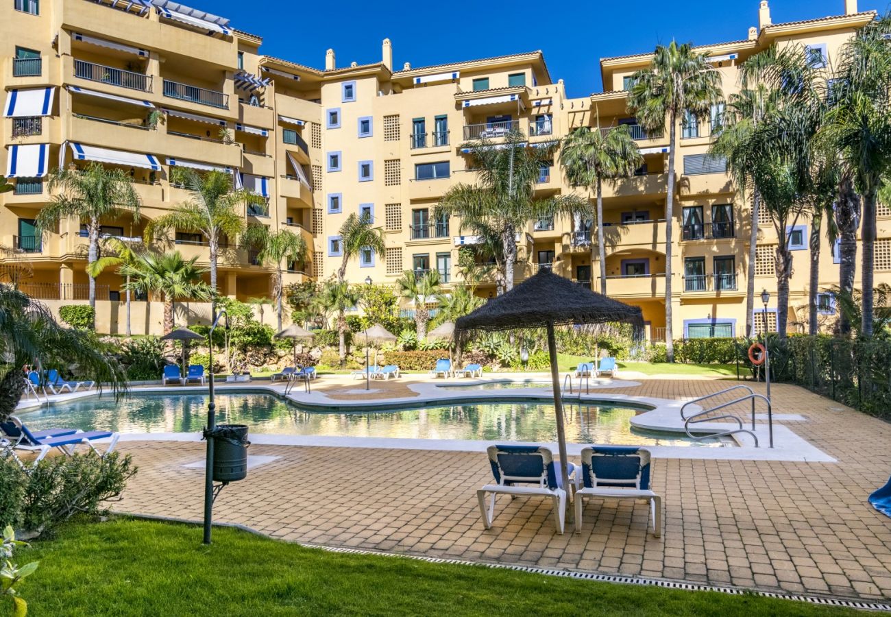 Apartamento en San Pedro de Alcántara - RA23668 Los Almendros II