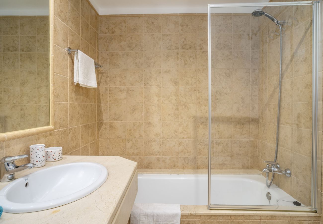 Apartamento en Estepona - RA23896 Benatalaya