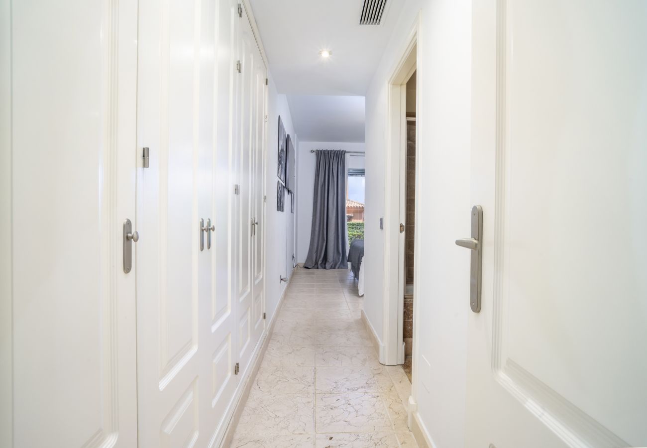 Apartamento en Estepona - RA23896 Benatalaya