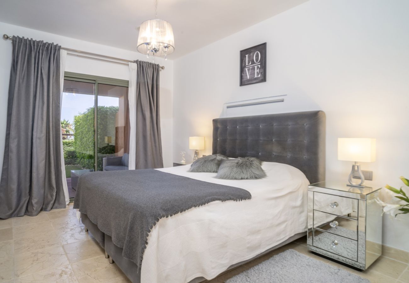 Apartamento en Estepona - RA23896 Benatalaya