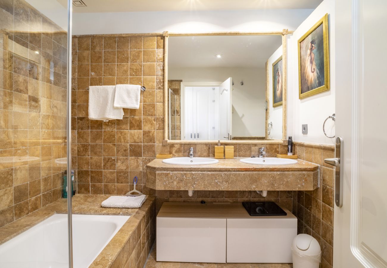 Apartamento en Estepona - RA23896 Benatalaya