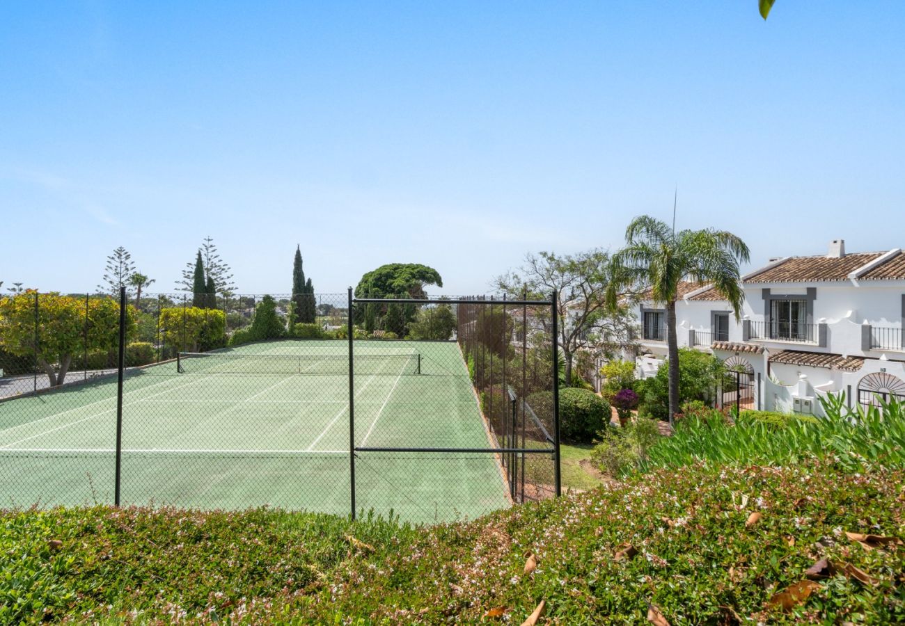 Casa adosada en Nueva andalucia - RA33908 Las Pérgolas