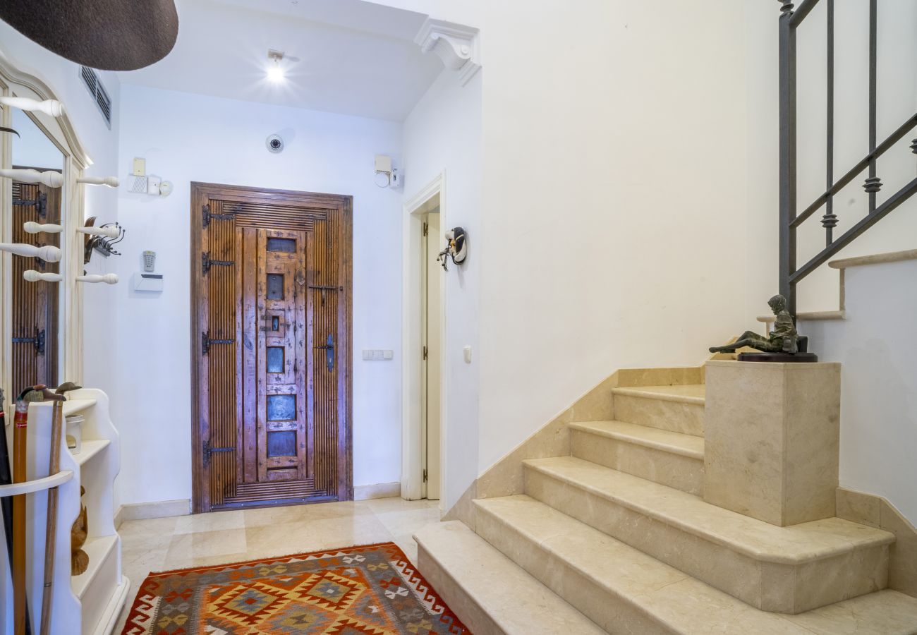 Townhouse in Nueva andalucia - RVL33865 La Alzambra