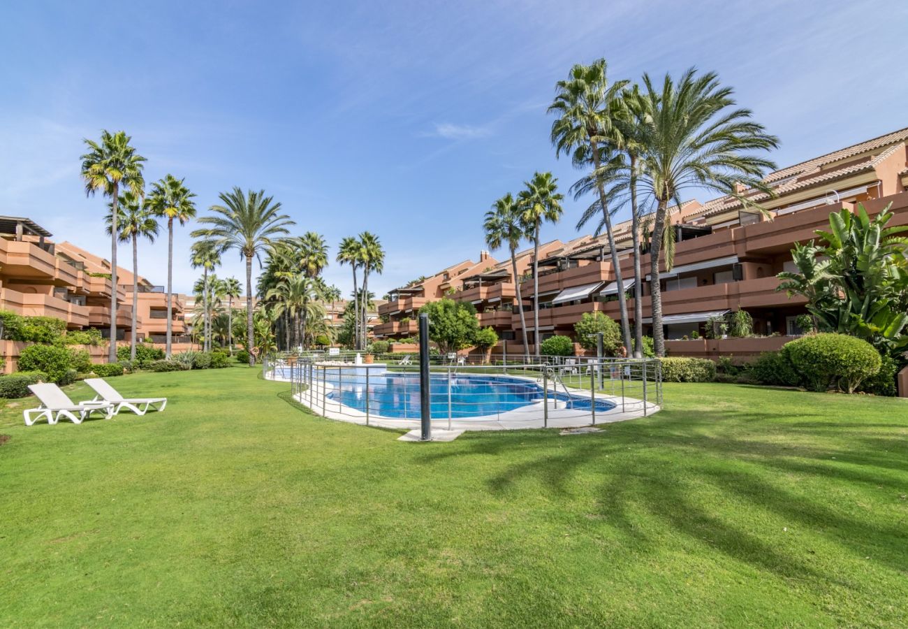 Apartment in Puerto Banus - RAL23903 El Embrujo Playa