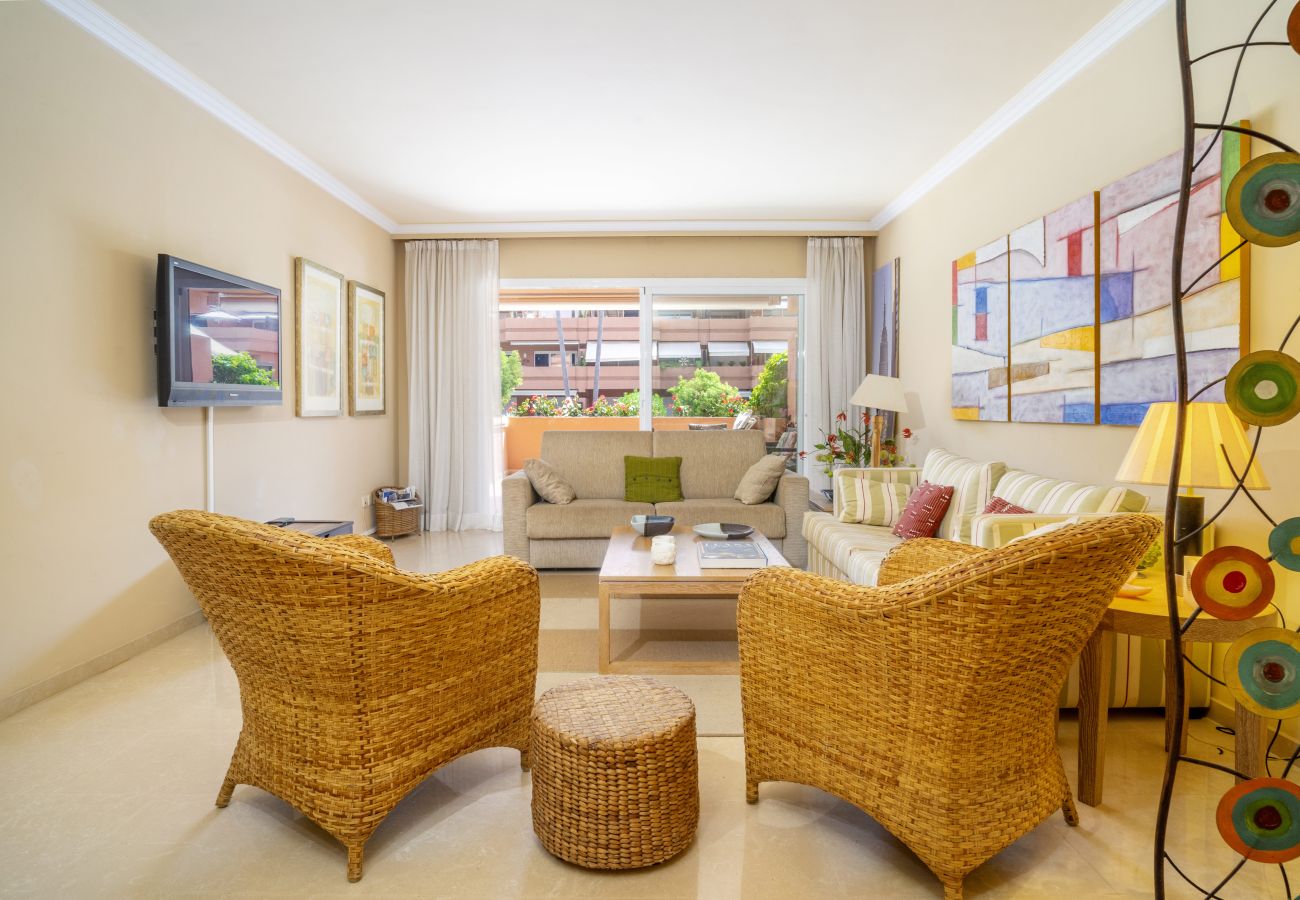 Apartment in Puerto Banus - RAL23903 El Embrujo Playa