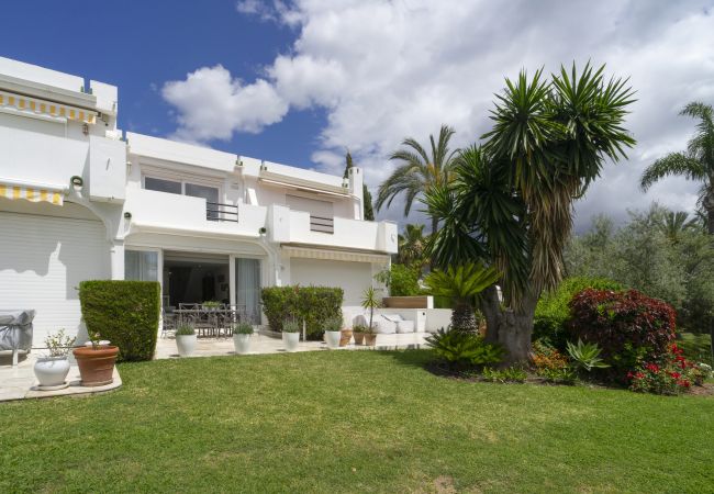 Terraced House in Nueva andalucia - RAL33951 Los Algarrobos