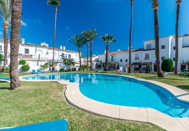 Townhouse in Nueva andalucia - RA33761 Los Naranjos Country Club