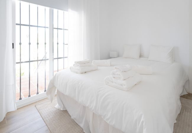 Apartment in Nueva andalucia - SBP33754