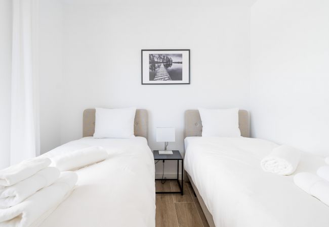 Apartment in Nueva andalucia - SBP23757