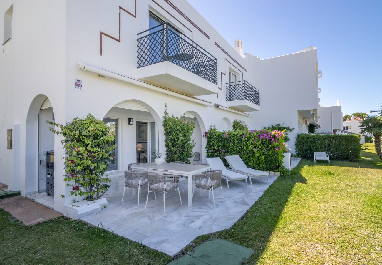 Townhouse in Nueva andalucia - RA43645 Los Potros