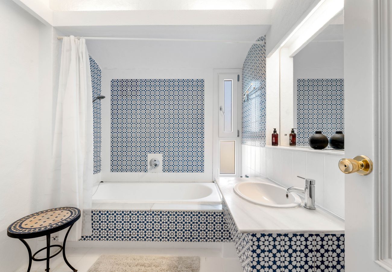Villa in Benahavís - RV53888 Madroñal 1