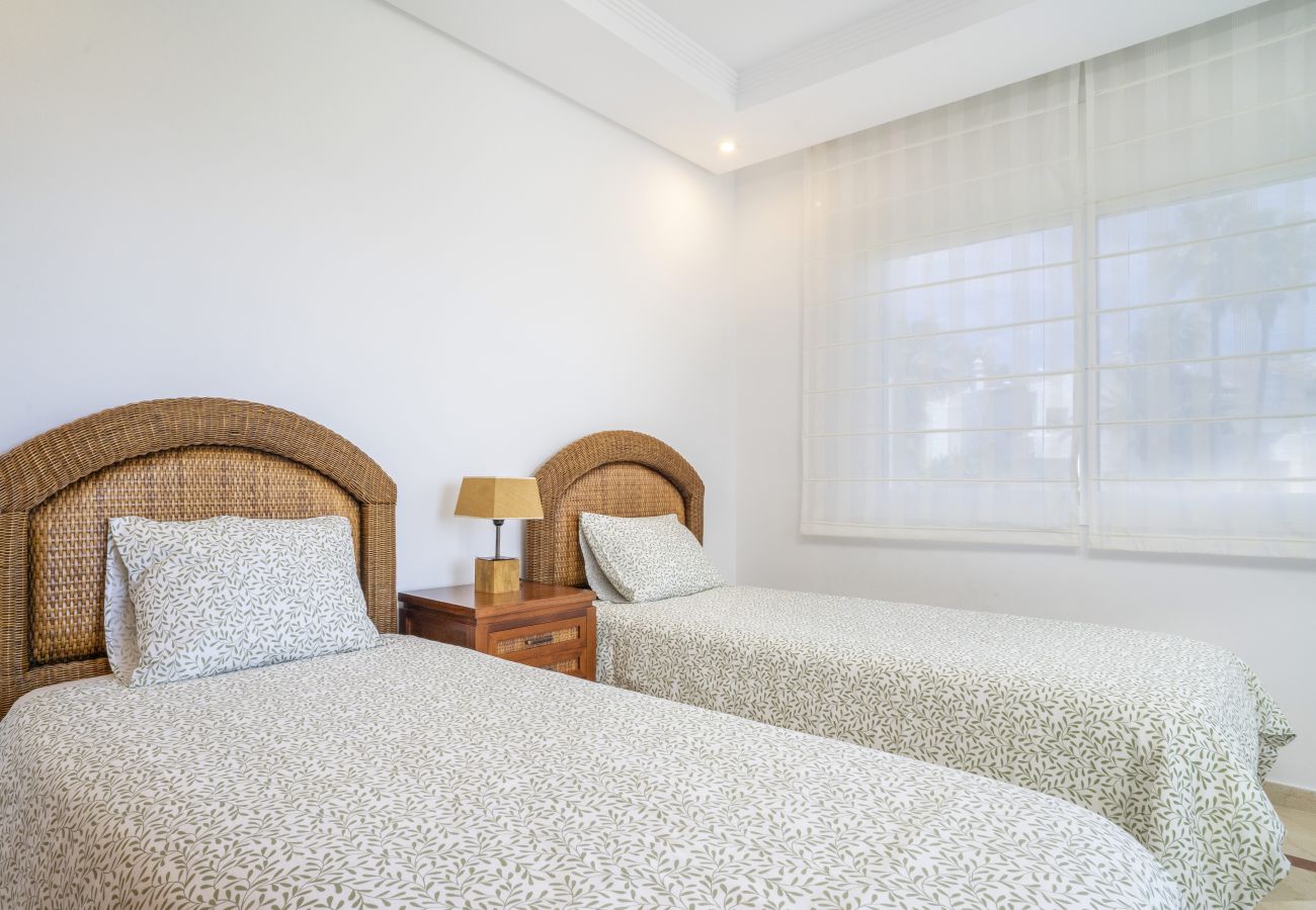 Apartment in Estepona - Costalita