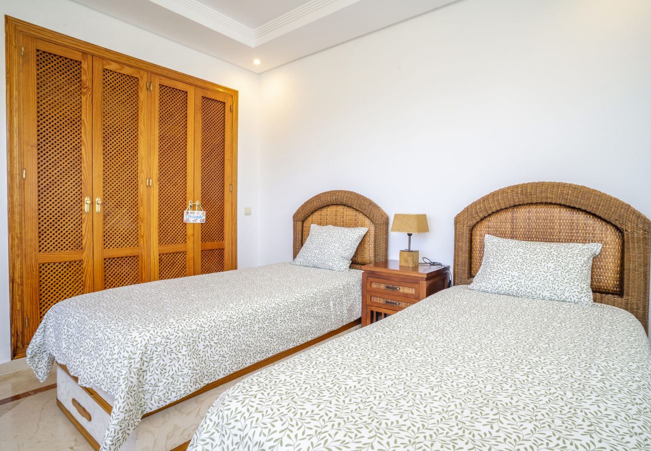Apartment in Estepona - Costalita