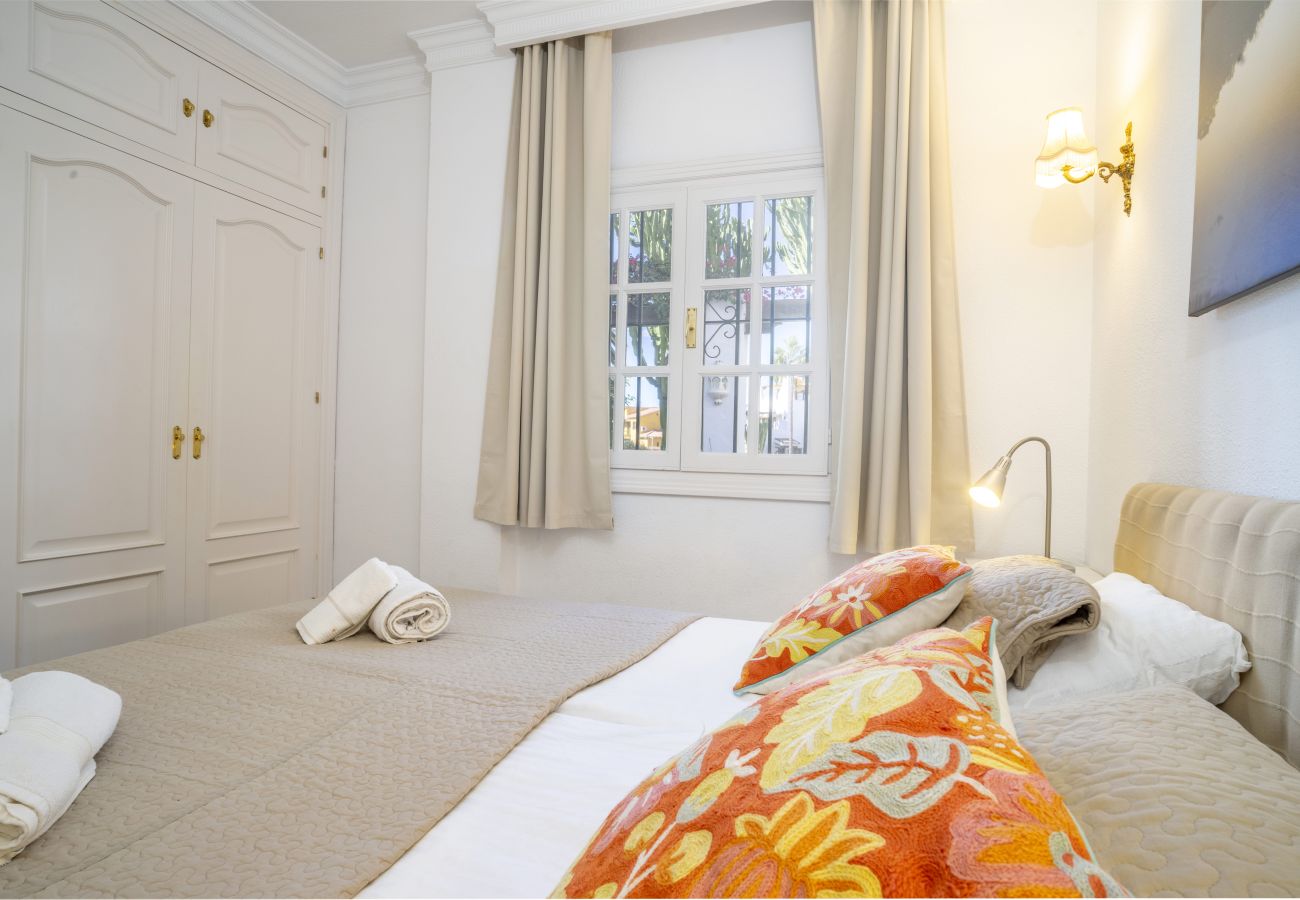 Apartment in Nueva andalucia - RA23907 Aldea Blanca