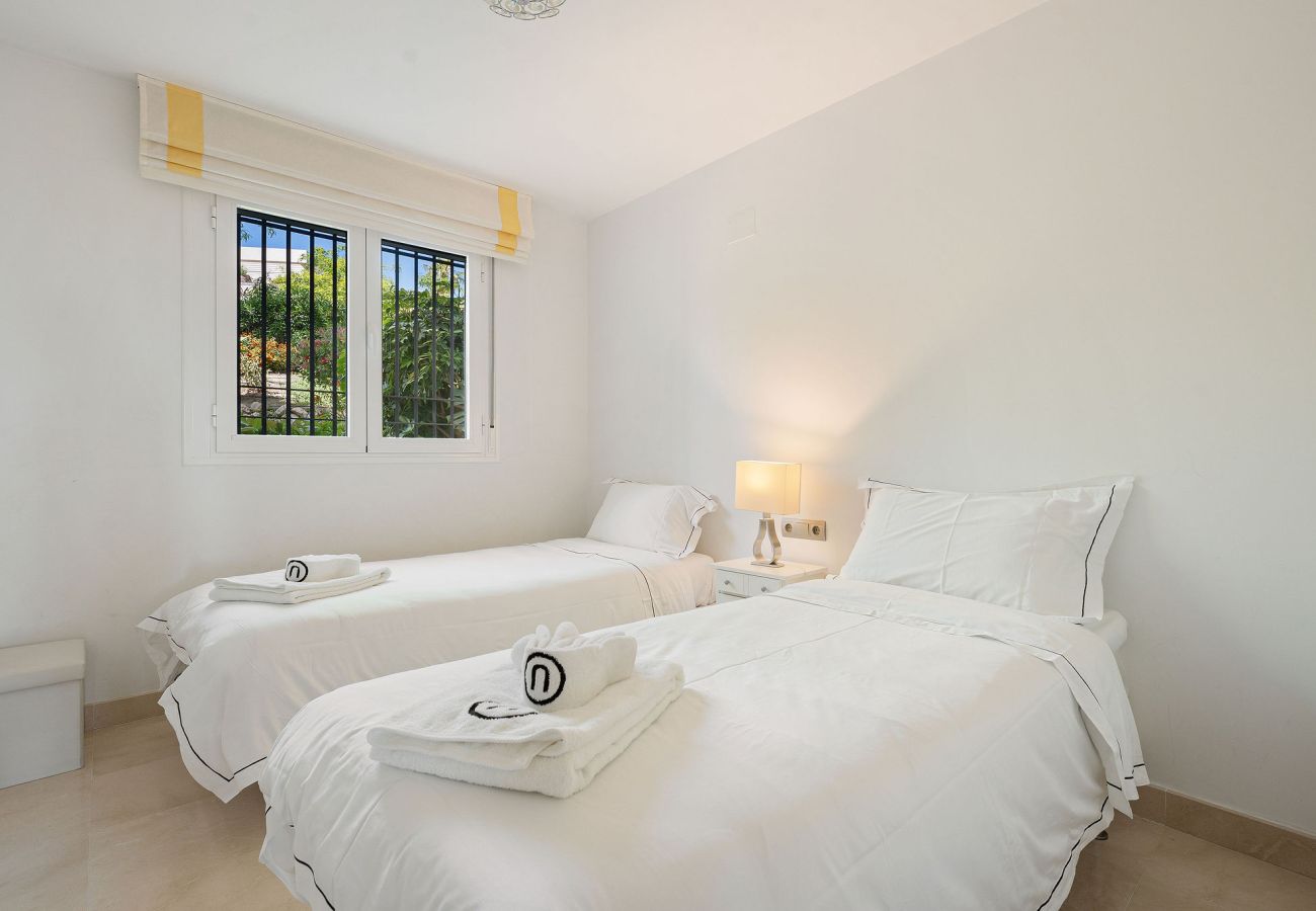 Apartment in Benahavís - RA23953 Los Robles