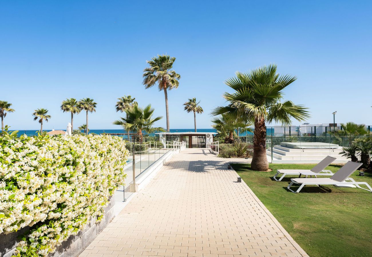 Terraced House in Estepona - RA43952 Velaya