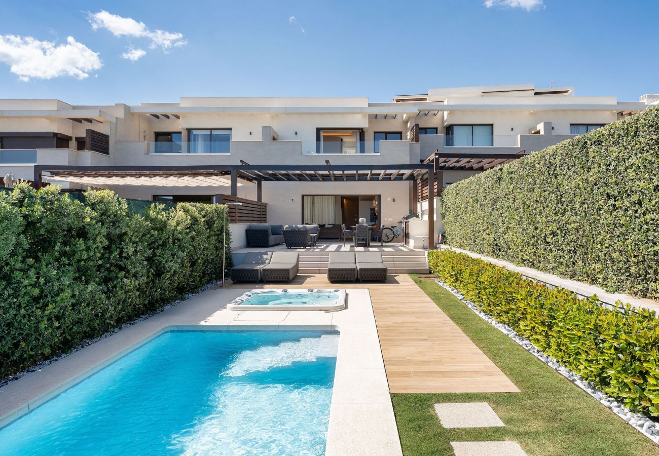 Terraced House in Estepona - RA43952 Velaya