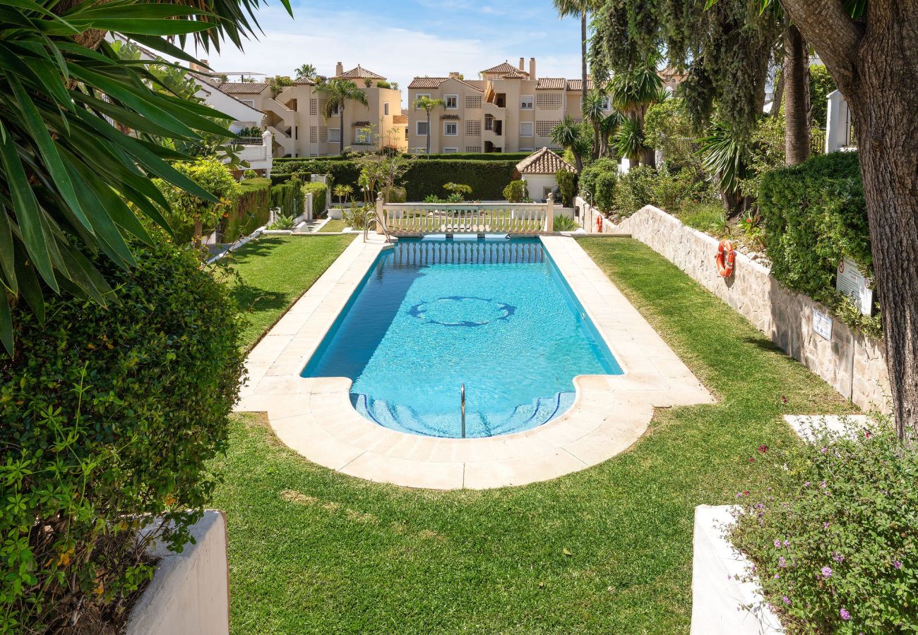 Apartment in Marbella - RA33947 Montepiedra