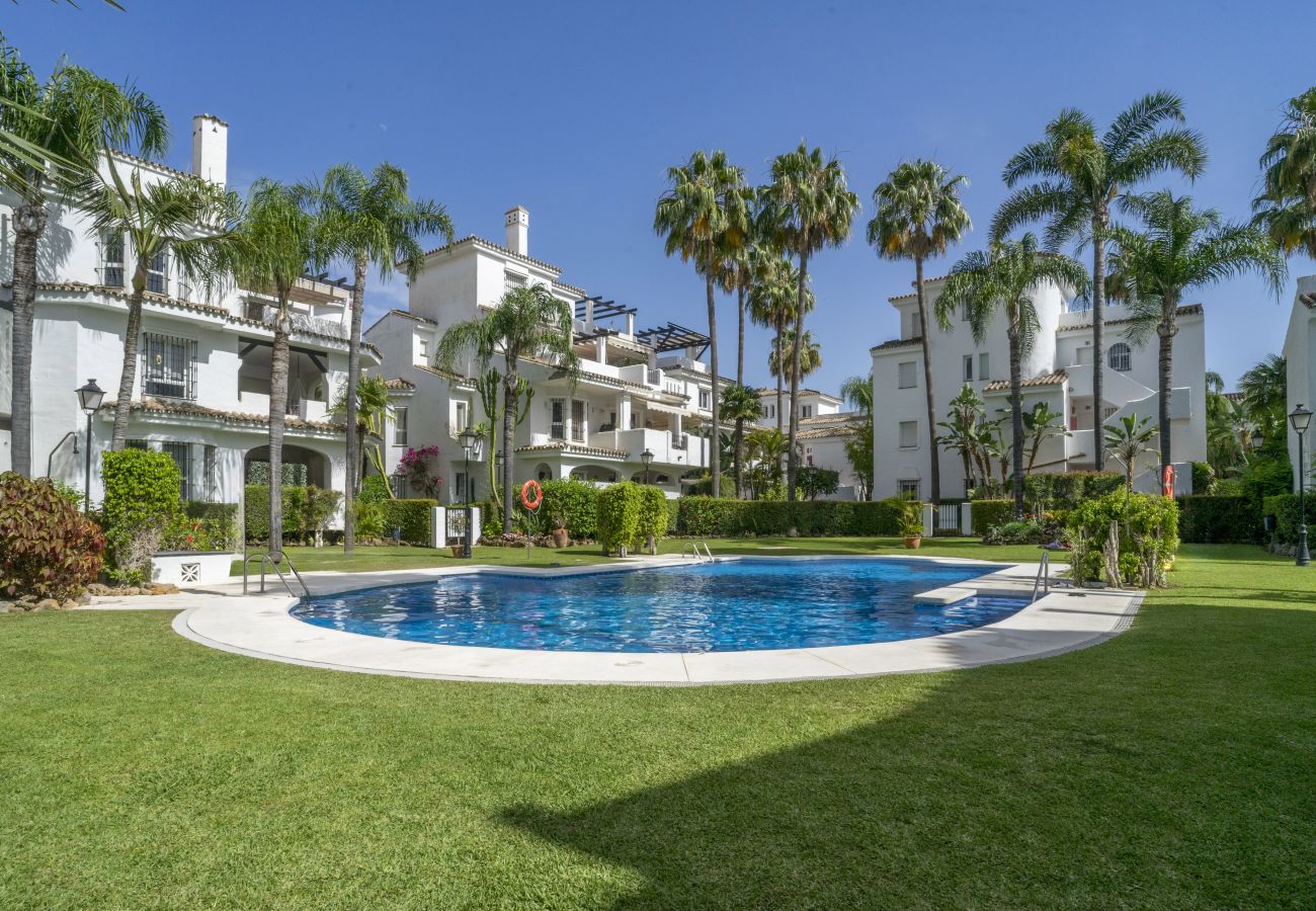 Apartment in Nueva andalucia - RA23919 Los Naranjos de Marbella