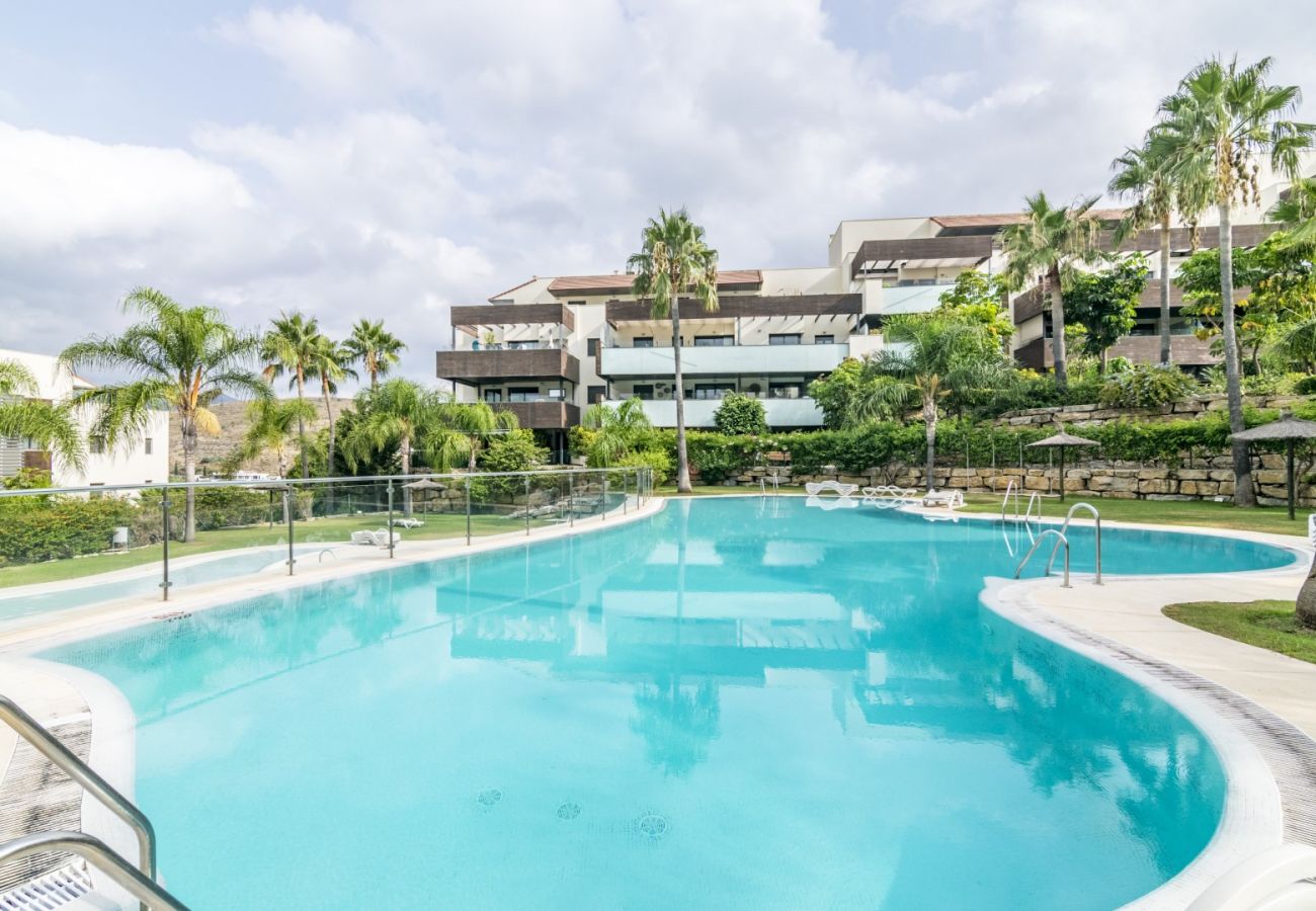Lägenhet i Estepona - Modern takvåning i lyxigt komplex