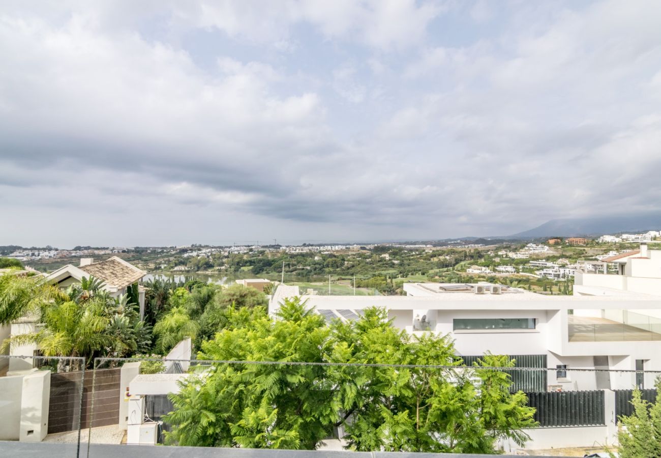 Lägenhet i Estepona - Modern takvåning i lyxigt komplex