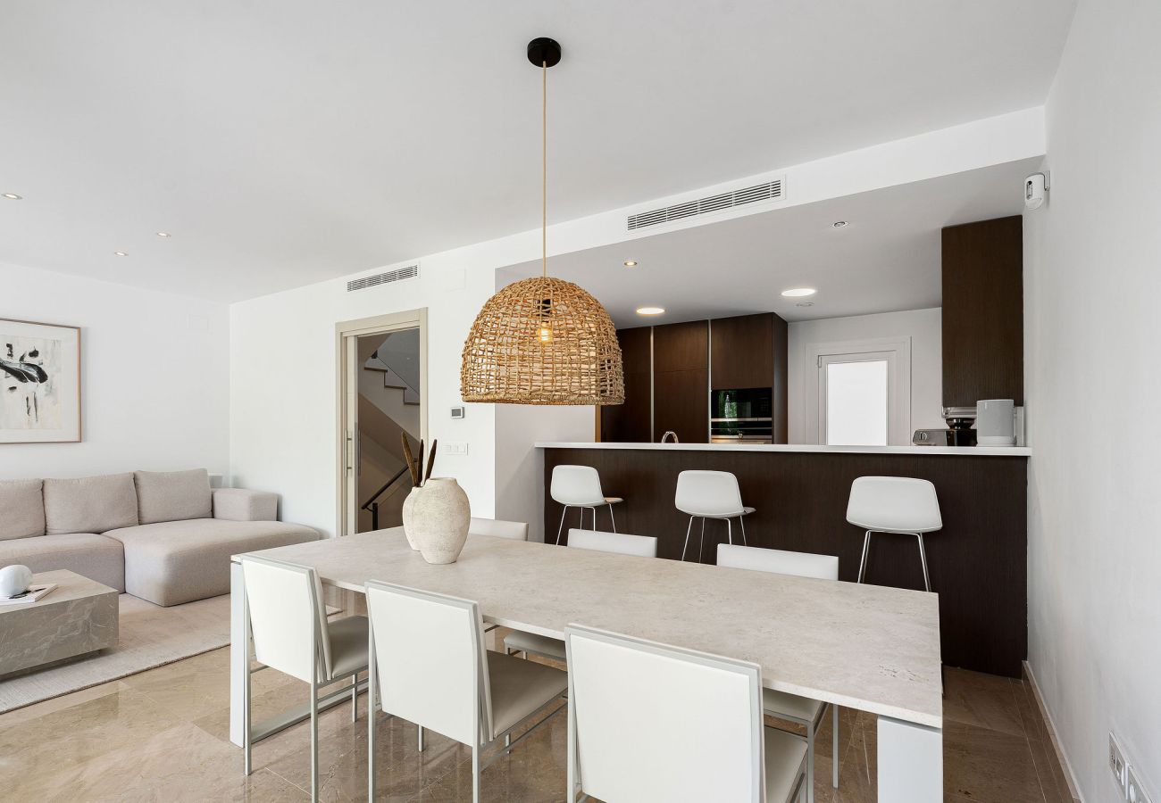 Radhus i Nueva andalucia - RAL33944 Golden Green