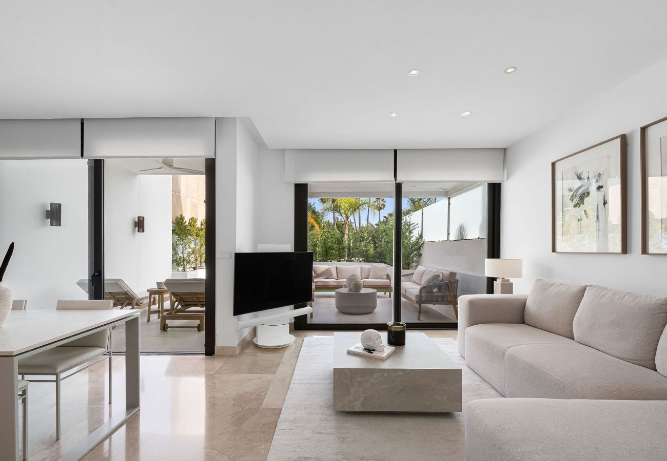Radhus i Nueva andalucia - RAL33944 Golden Green