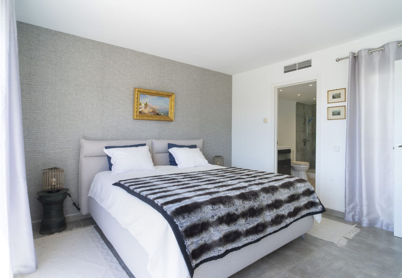 Radhus i Nueva andalucia - RAL33951 Los Algarrobos