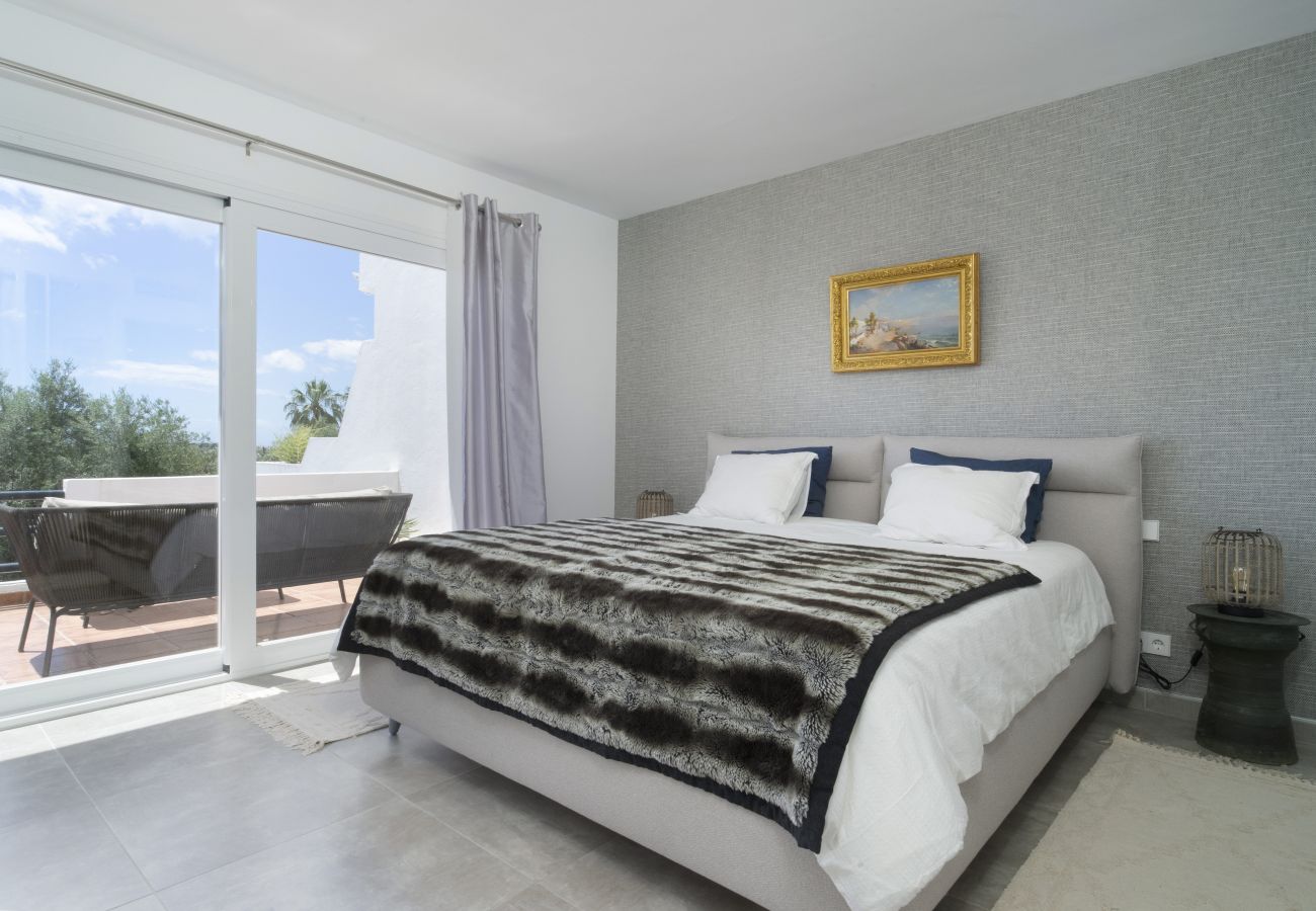 Radhus i Nueva andalucia - RAL33951 Los Algarrobos