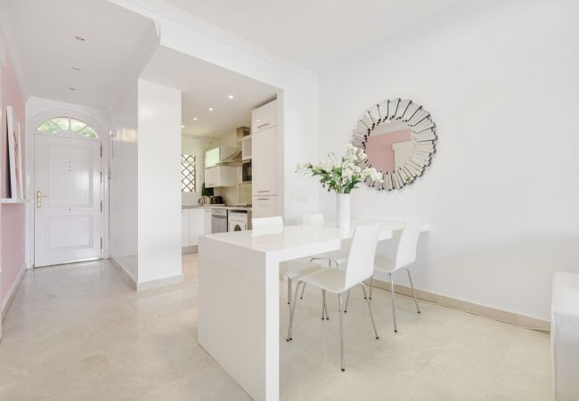 Lägenhet i Nueva andalucia - RA23380 Aloha Gardens Lägenhet i Nueva andalucia - RA23380 Aloha Gardens