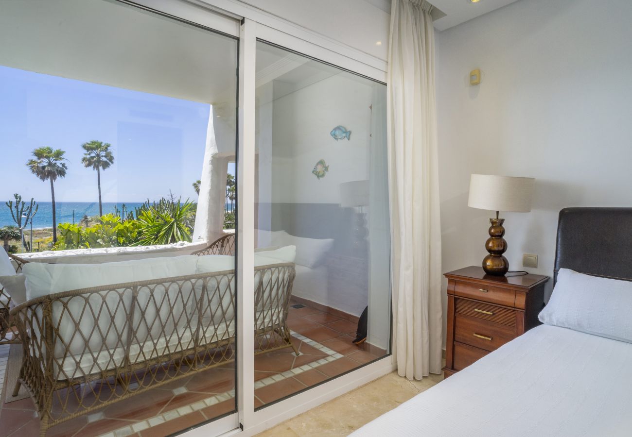 Lägenhet i Estepona - RA33889 Costalita
