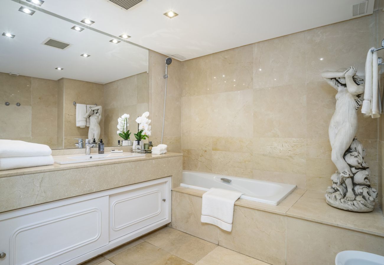 Lägenhet i Marbella - RA33890 Coto Real