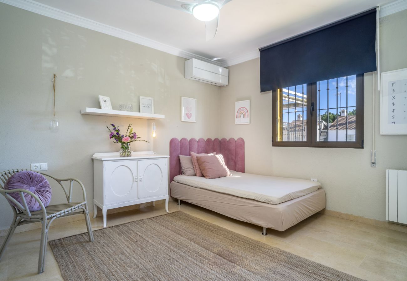 Radhus i Nueva andalucia - RA33931 Las Buganvillas