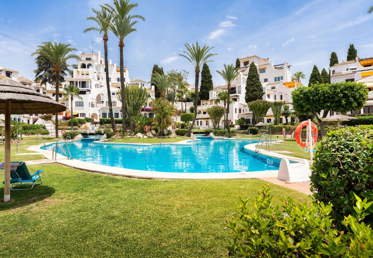 Lägenhet i Nueva andalucia - RA33927 Aldea Blanca